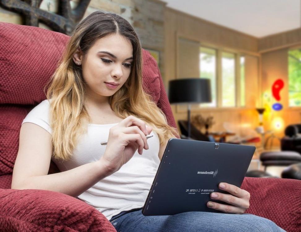 Arbeitsplatz mit Finanzplanungs-Materialien